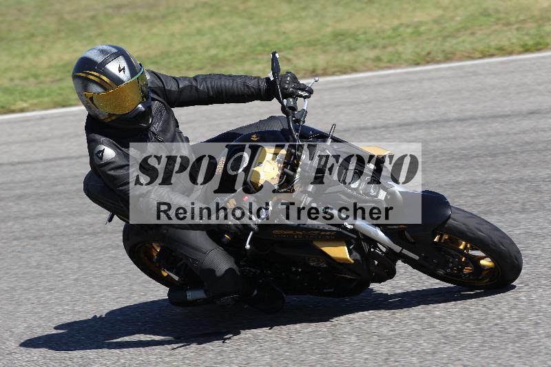 /48 25.08.2025 Cornu Master School ADR/gruen-vert/8